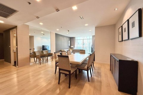 Кондоминиум с 2 спальнями в Сатхоне, Бангкок, Таиланд № 150243 - фото 3