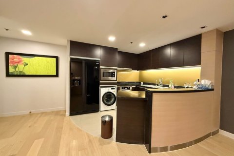 Кондоминиум с 2 спальнями в Сатхоне, Бангкок, Таиланд № 150243 - фото 2