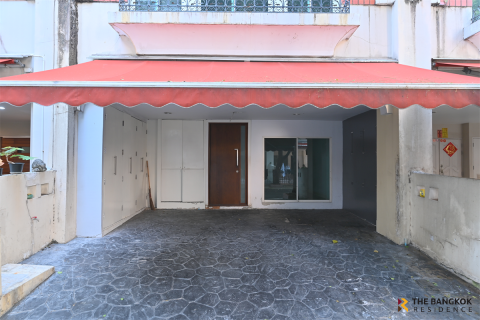 Townhouse in Bangkok, Thailand 4 bedrooms № 189704 - photo 3