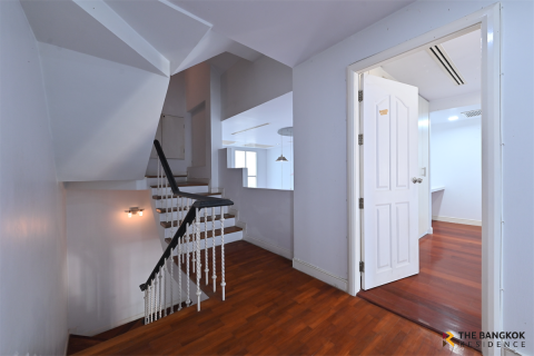Townhouse in Bangkok, Thailand 4 bedrooms № 189704 - photo 6