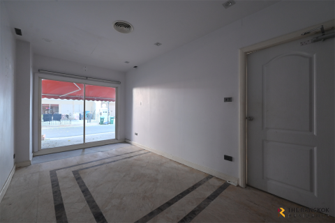 Townhouse in Bangkok, Thailand 4 bedrooms № 189704 - photo 5