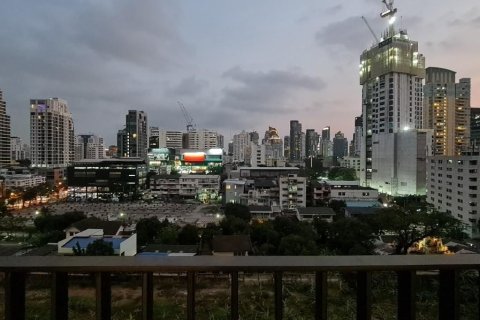 Studio dans le Condo à Watthana, Bangkok, Thaïlande  № 170908 - photo 11