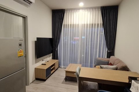 Studio dans le Condo à Watthana, Bangkok, Thaïlande  № 170908