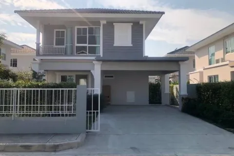 House in San Sai, Thailand 3 bedrooms № 170906 - photo 1