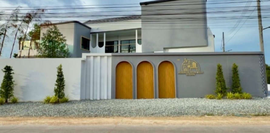 Villa in Pattaya, Thailand 5 bedrooms № 135579
