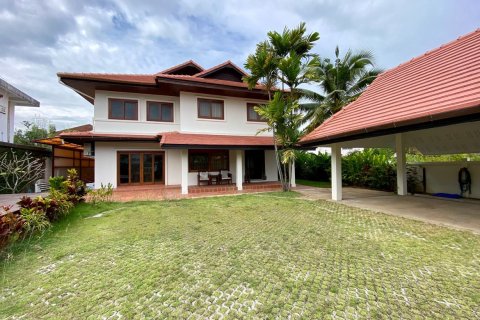 House in Chiang Mai, Thailand 4 bedrooms № 160113