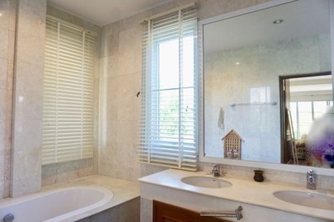 Дом в Чиангмае, Таиланд с 4 спальнями  № 160109 - фото 17