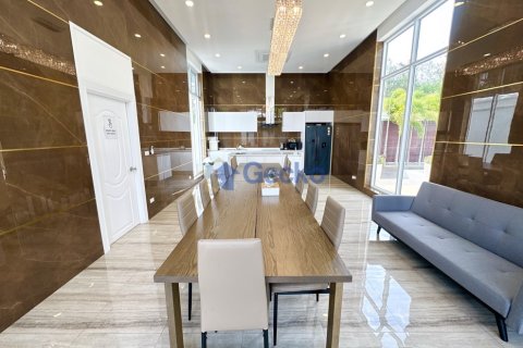 House in Pattaya, Thailand 6 bedrooms № 196316 - photo 21