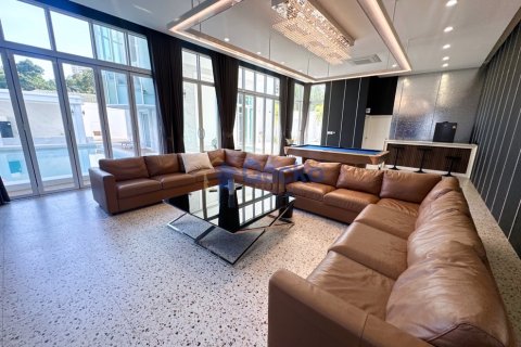 House in Pattaya, Thailand 6 bedrooms № 196316 - photo 27