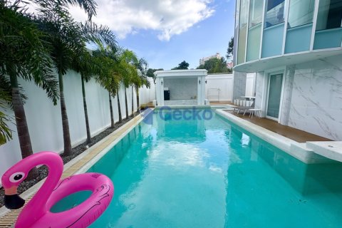 House in Pattaya, Thailand 6 bedrooms № 196316 - photo 7