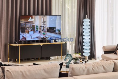 House in Pattaya, Thailand 4 bedrooms № 196310 - photo 4