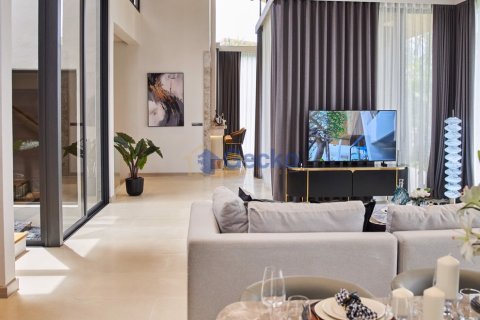 House in Pattaya, Thailand 4 bedrooms № 196310 - photo 3