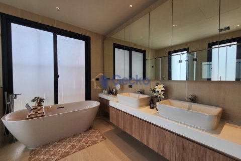 House in Pattaya, Thailand 4 bedrooms № 196310 - photo 22