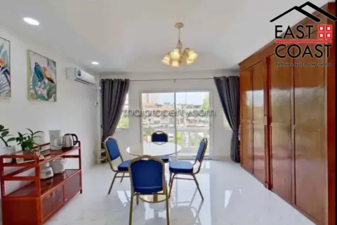 Casa de 4 dormitorios en Pattaya, Tailandia № 213319 - foto 13