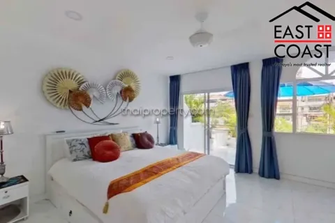 Casa de 4 dormitorios en Pattaya, Tailandia № 213319 - foto 8