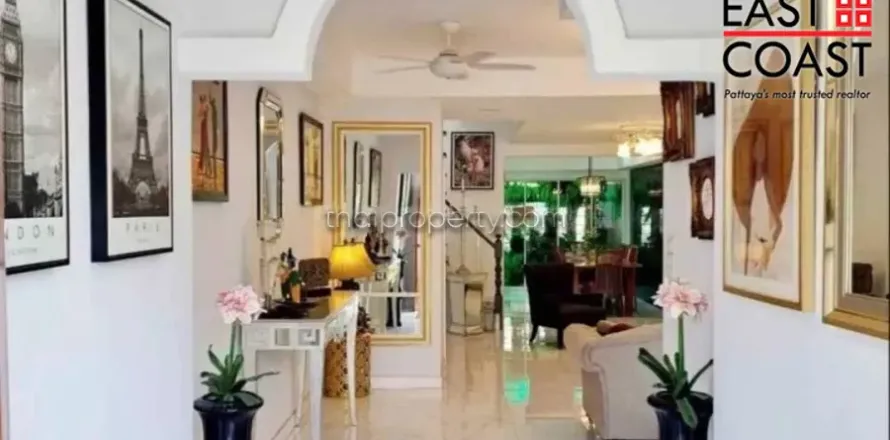 Casa de 4 dormitorios en Pattaya, Tailandia № 213319