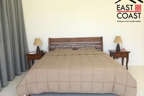 Casa de 4 dormitorios en Pattaya, Tailandia № 213324 - foto 13
