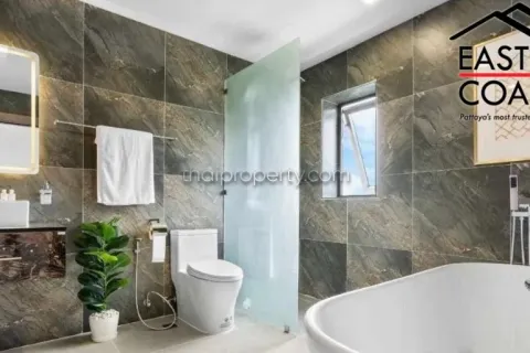 Casa de 7 dormitorios en Pattaya, Tailandia № 213321 - foto 7