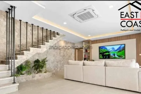 Casa de 7 dormitorios en Pattaya, Tailandia № 213321 - foto 5