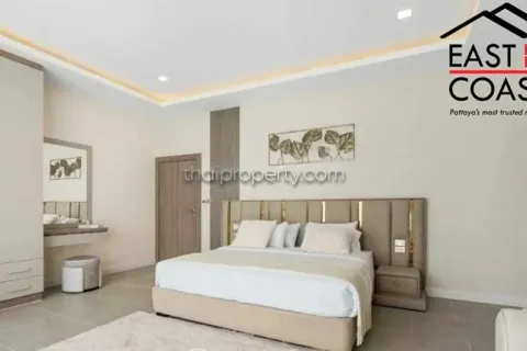 Casa de 7 dormitorios en Pattaya, Tailandia № 213321 - foto 13