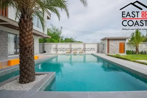 Casa de 7 dormitorios en Pattaya, Tailandia № 213321 - foto 17