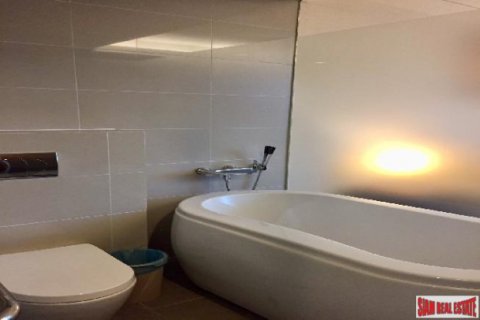 Apartment in Bangkok, Thailand 2 bedrooms № 118618 - photo 2