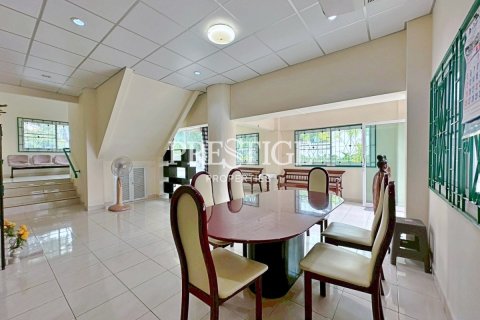House in Pattaya, Thailand 7 bedrooms № 198095 - photo 7