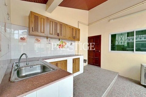 House in Pattaya, Thailand 7 bedrooms № 198095 - photo 15