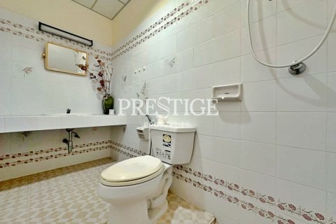 House in Pattaya, Thailand 7 bedrooms № 198095 - photo 22