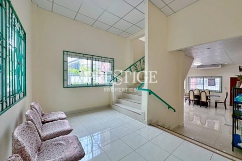 House in Pattaya, Thailand 7 bedrooms № 198095 - photo 10