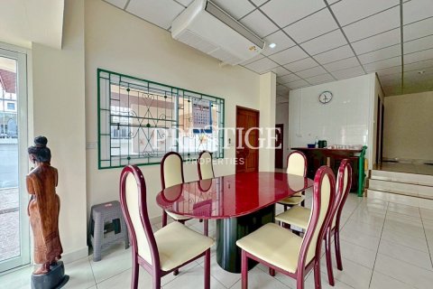 House in Pattaya, Thailand 7 bedrooms № 198095 - photo 8