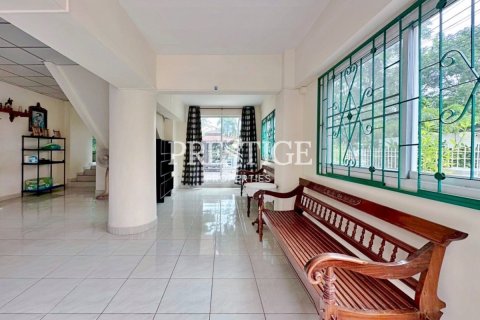 House in Pattaya, Thailand 7 bedrooms № 198095 - photo 5