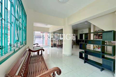 House in Pattaya, Thailand 7 bedrooms № 198095 - photo 6