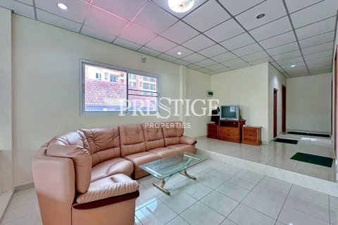 House in Pattaya, Thailand 7 bedrooms № 198095 - photo 2