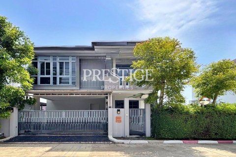 House in Pattaya, Thailand 3 bedrooms № 198094