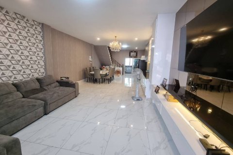 Townhouse à Huai Khwang, Bangkok, Thaïlande 4 chambres № 170840 - photo 5