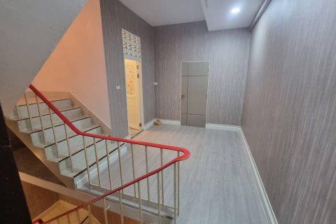 Townhouse à Huai Khwang, Bangkok, Thaïlande 4 chambres № 170840 - photo 15