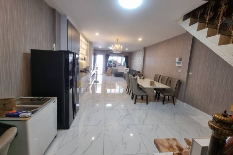 Townhouse à Huai Khwang, Bangkok, Thaïlande 4 chambres № 170840 - photo 6