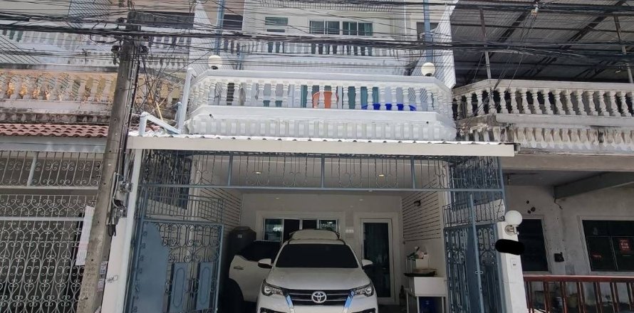Townhouse à Huai Khwang, Bangkok, Thaïlande 4 chambres № 170840