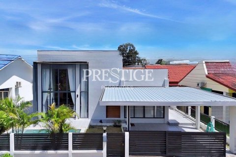 House in Pattaya, Thailand 3 bedrooms № 197984