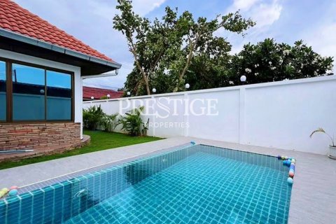 House in Pattaya, Thailand 4 bedrooms № 197988