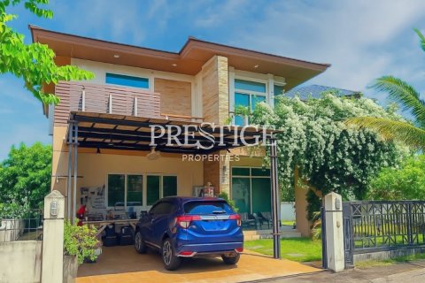 House in Pattaya, Thailand 4 bedrooms № 197985