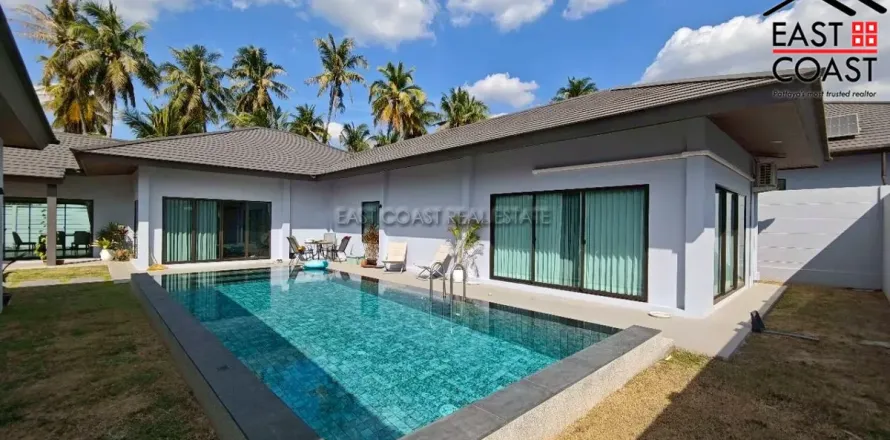 Casa de 3 dormitorios en Pattaya, Tailandia № 212876