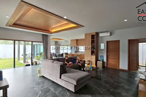 Casa de 3 dormitorios en Pattaya, Tailandia № 212876 - foto 3