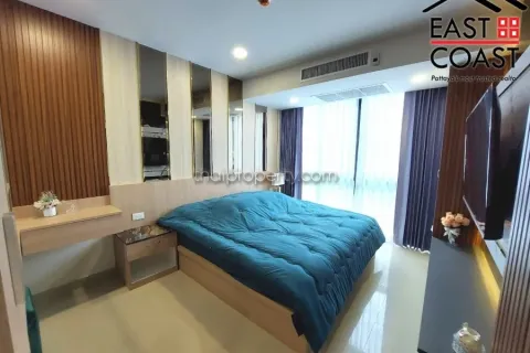 Condominio de 2 dormitorios en Jomtien Beach, Pattaya, Tailandia № 212874 - foto 17