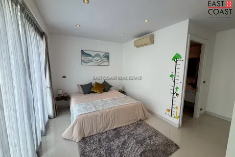 Casa de 4 dormitorios en Jomtien Beach, Pattaya, Tailandia № 212875 - foto 25