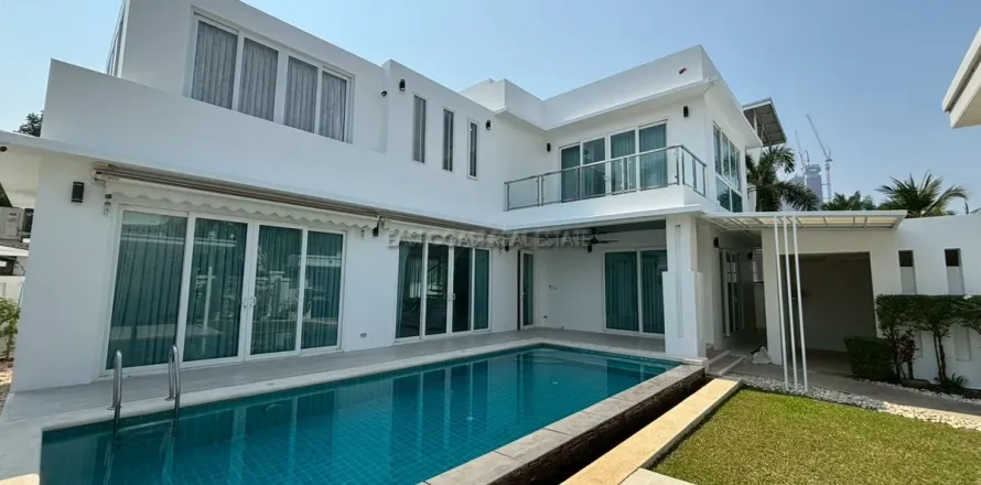 Casa de 4 dormitorios en Jomtien Beach, Pattaya, Tailandia № 212875