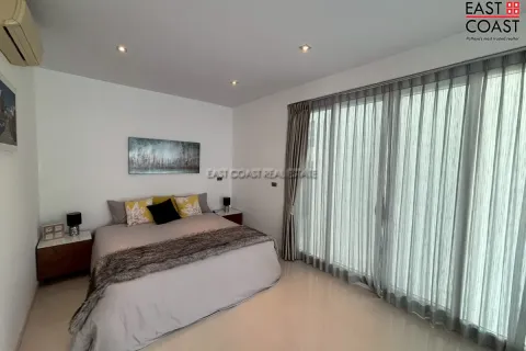 Casa de 4 dormitorios en Jomtien Beach, Pattaya, Tailandia № 212875 - foto 3