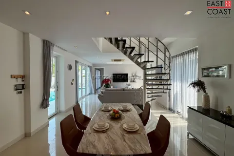 Casa de 4 dormitorios en Jomtien Beach, Pattaya, Tailandia № 212875 - foto 19