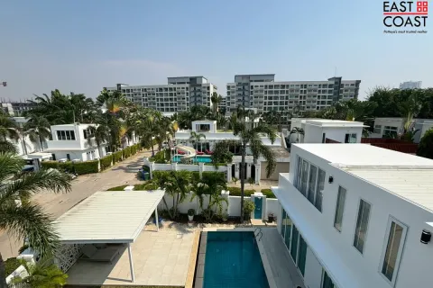 Casa de 4 dormitorios en Jomtien Beach, Pattaya, Tailandia № 212875 - foto 28